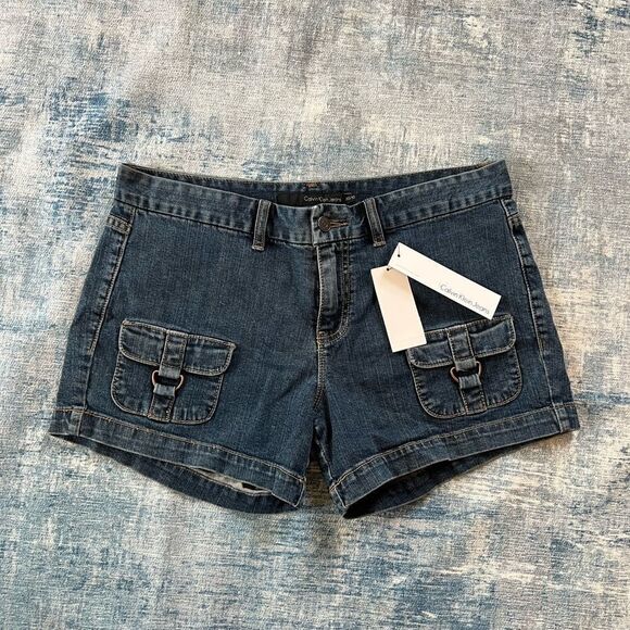 NWT! Calvin Klein Jeans Medium Wash Denim Shorts Size 10 / 30 - Picture 1 of 8